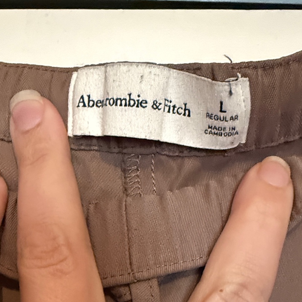 Abercrombie & Fitch Tan Cargo Pants - Picture 2 of 2
